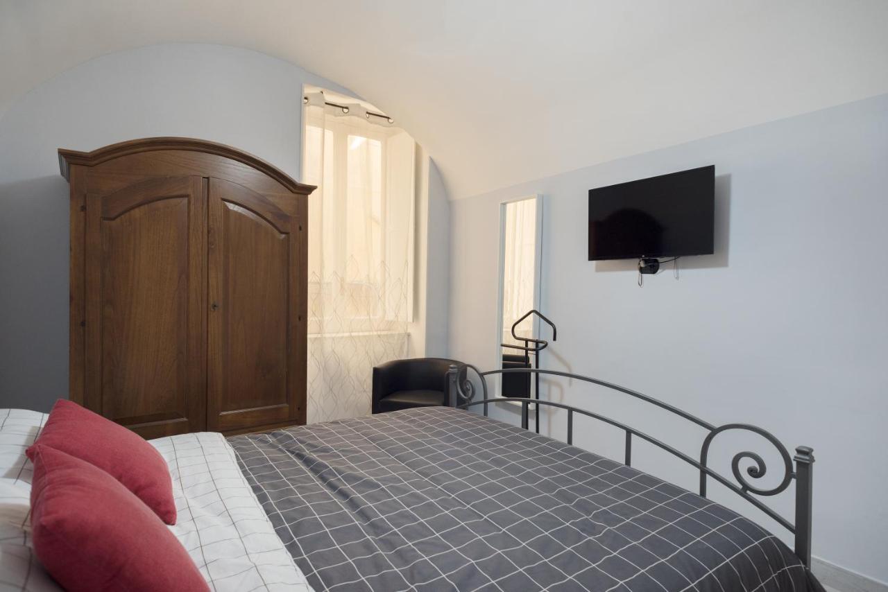 Appartamento (room In Naples) Residenza Beccadelli Napoli